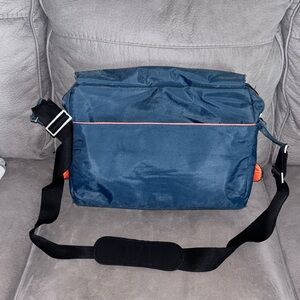 Targus Messenger BT Men XL Blue Adjust Strap MultiPocket Laptop School Bag